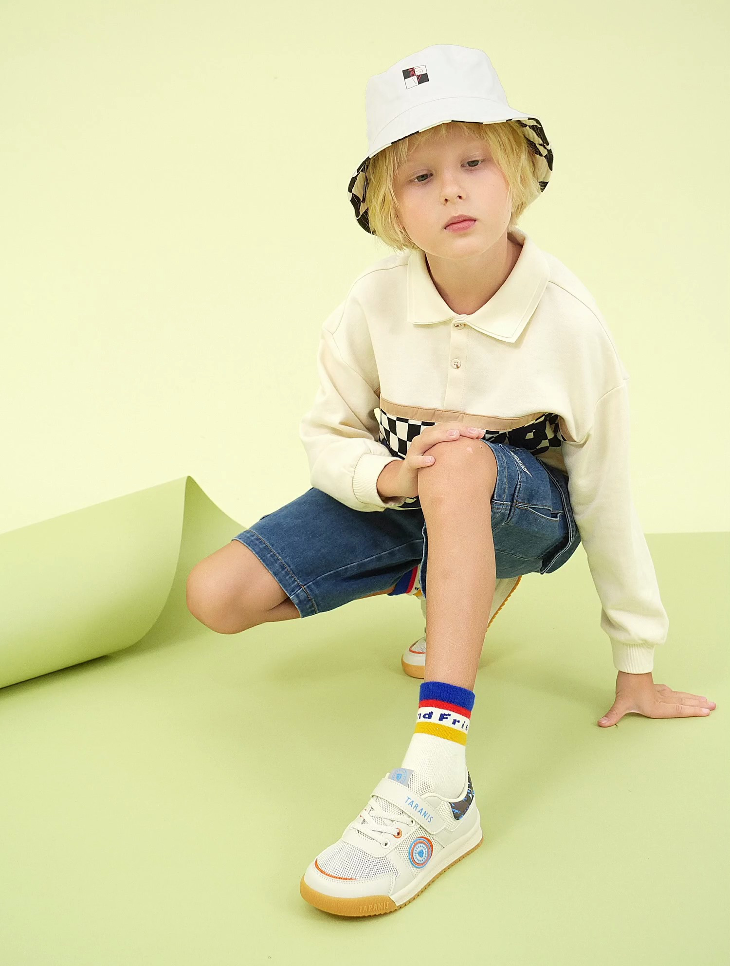 泰兰尼斯kids简约运动板鞋春日时尚出街