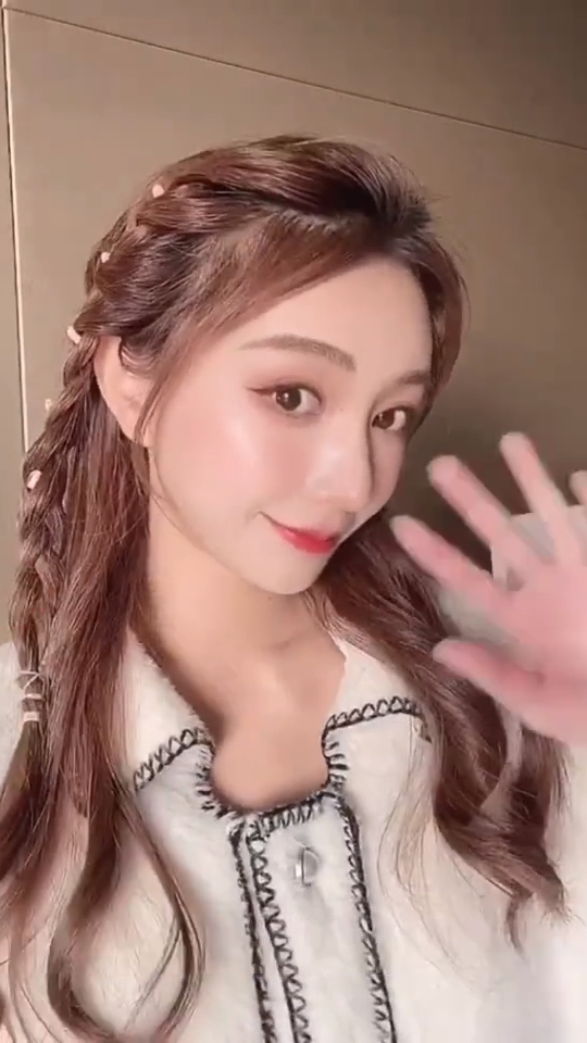 女明星同款编发教程,气质百搭
