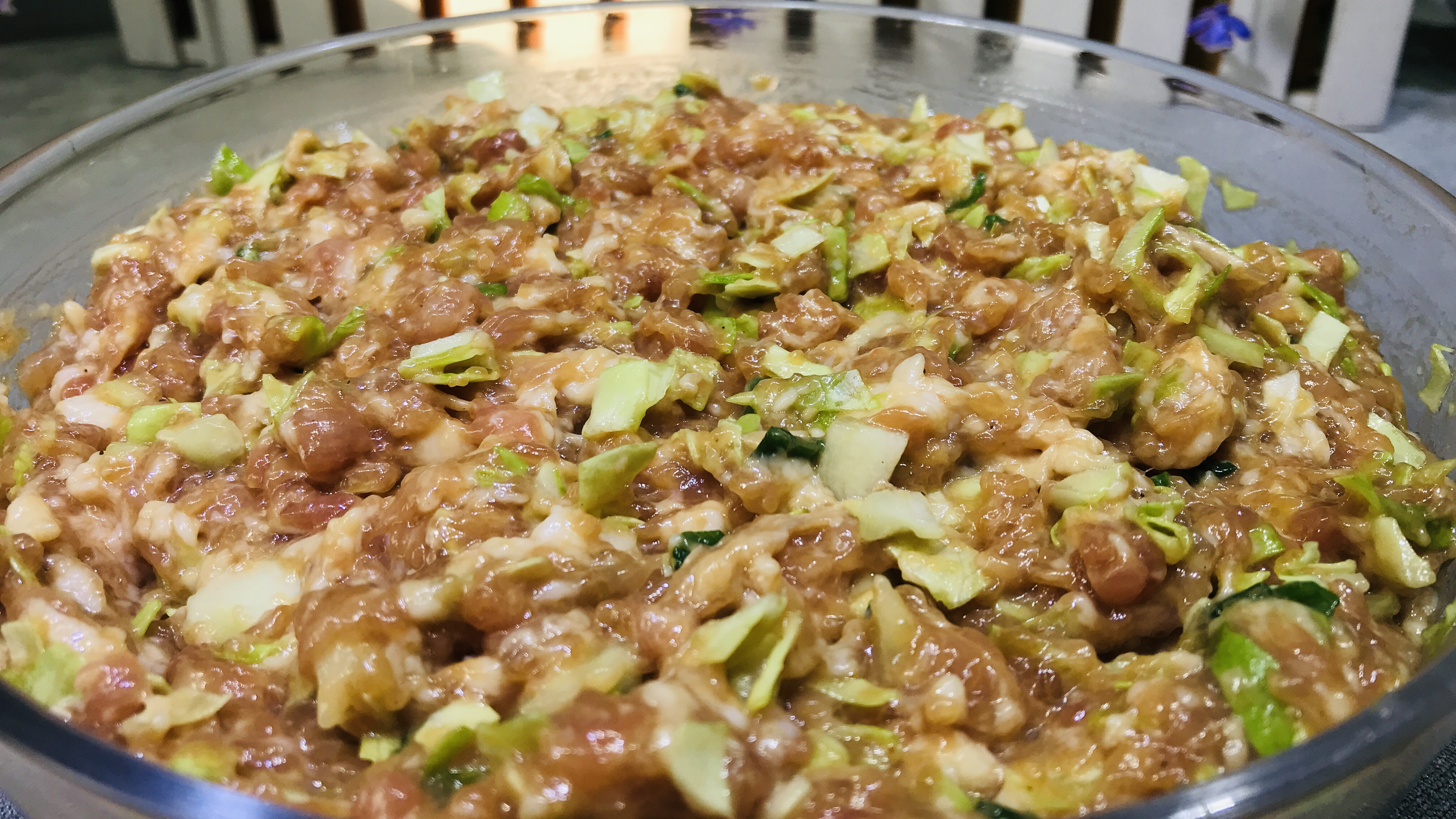 包菜饺子馅好吃有诀窍,教你调制方法,肉嫩菜鲜,满口爆汁