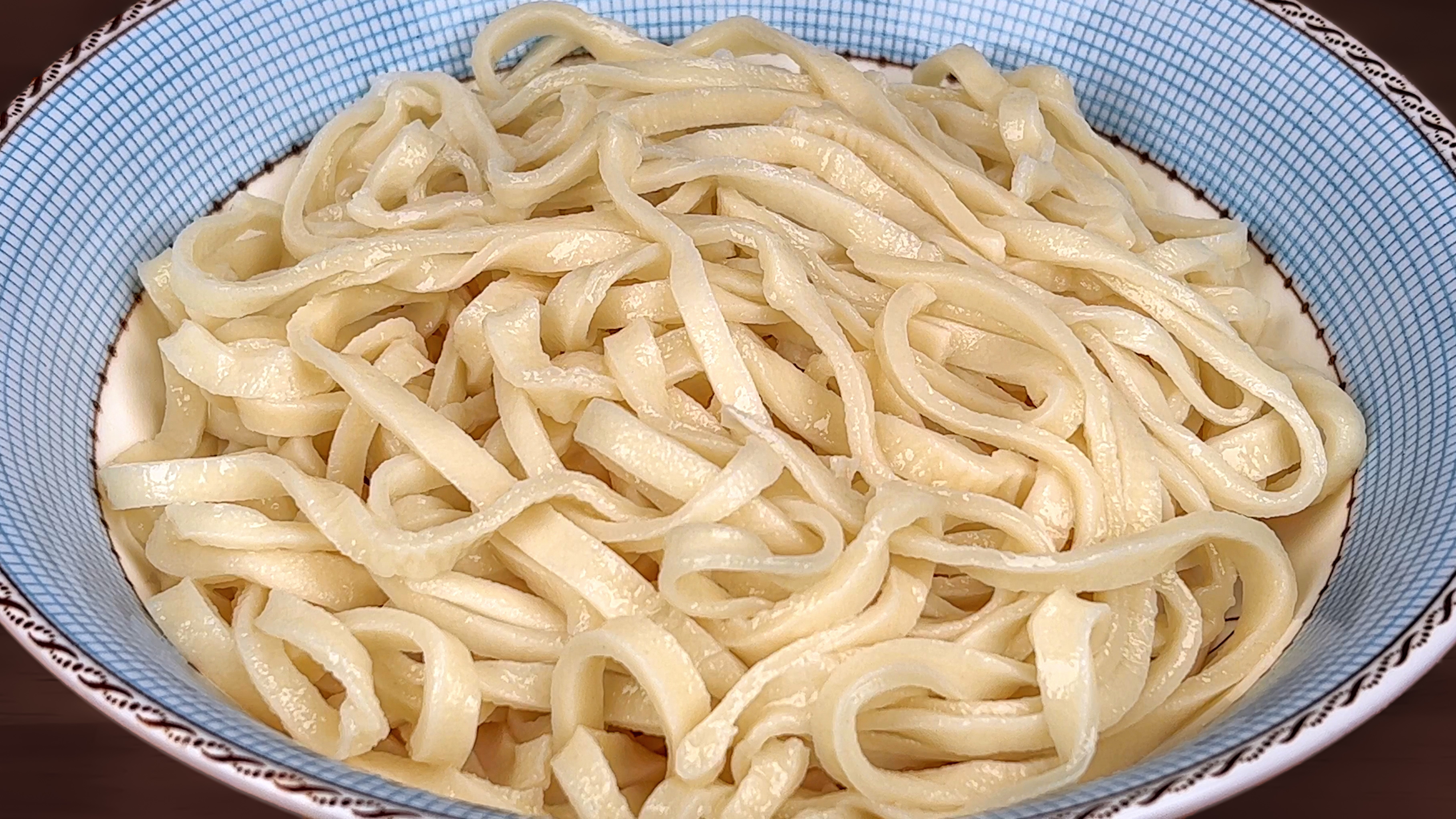 手擀面怎么才能煮不断爽滑劲道？30年面点师分享3个要点，真实在