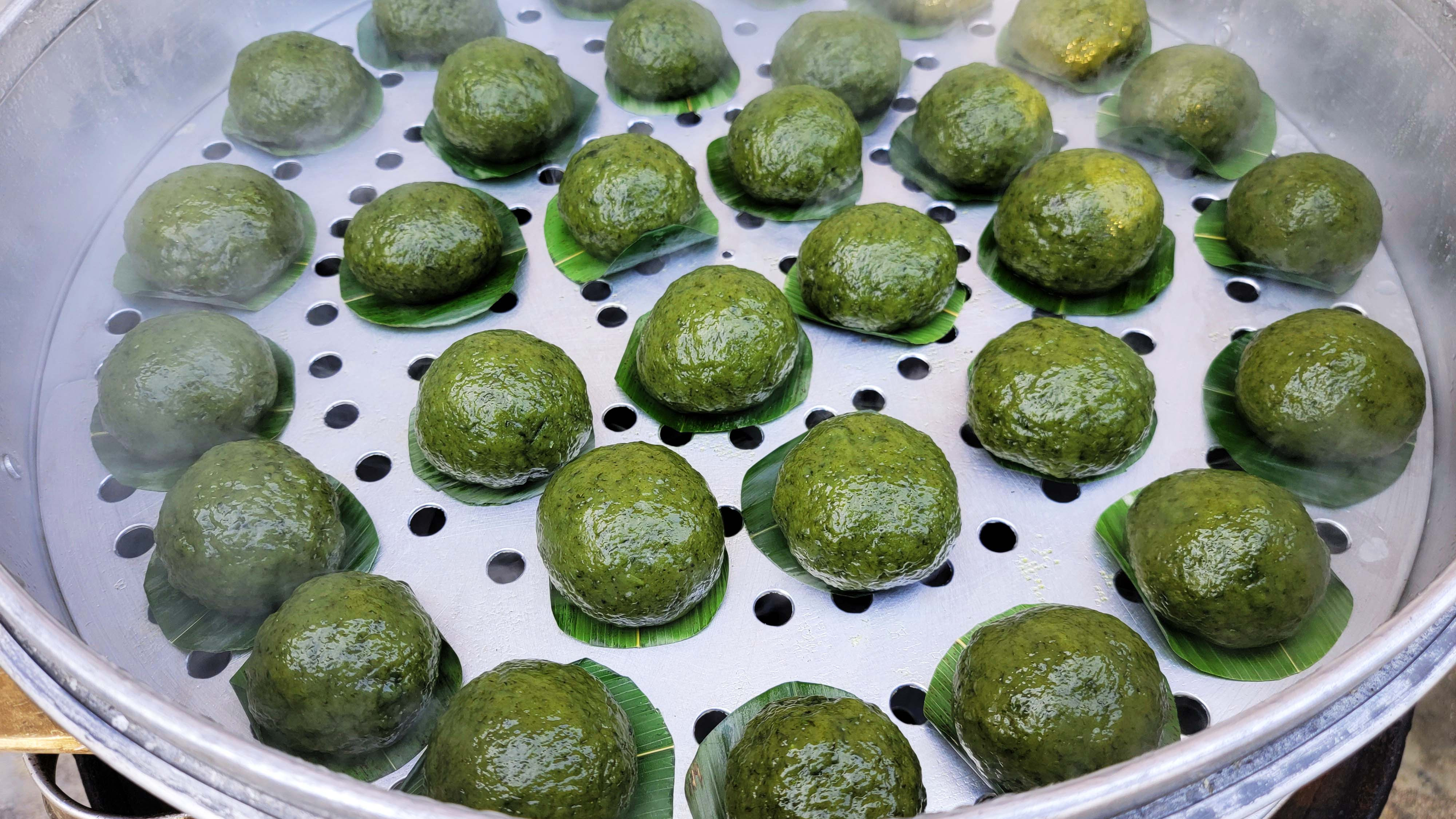 做艾粑粑有技巧,农家小哥教你这样做,不塌陷,不起泡,香甜软糯