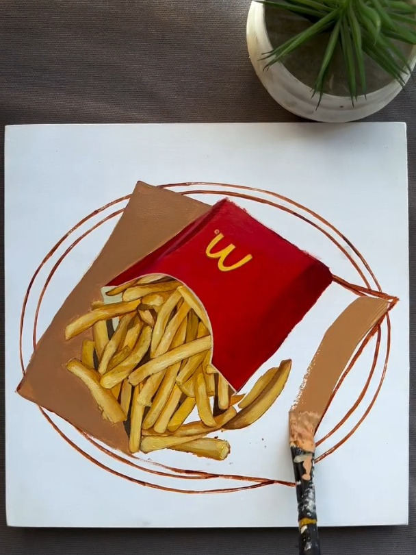 逼真的麦当劳薯条绘画作品