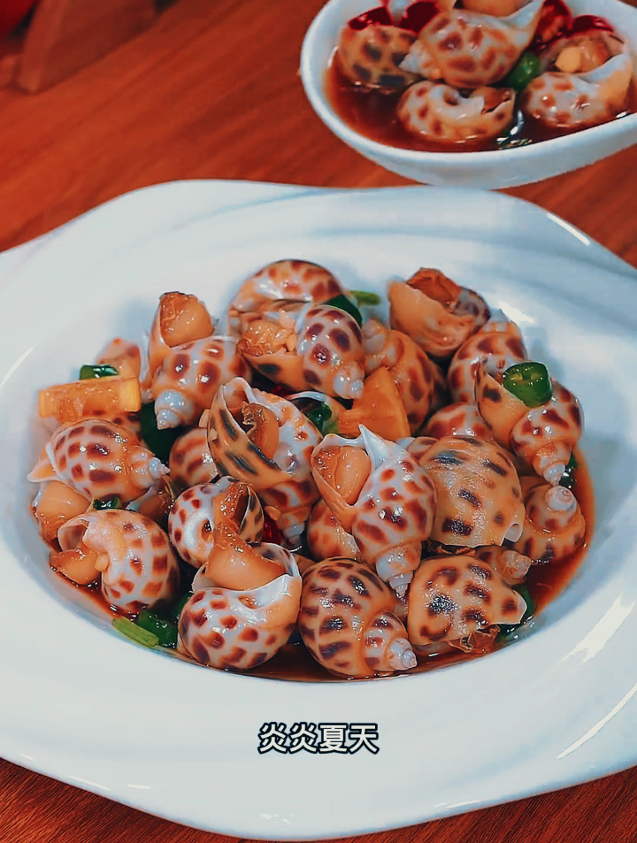 炎炎夏日,做上一盘冰爽捞汁花螺,吃上一口,幸福感满满～-度小视