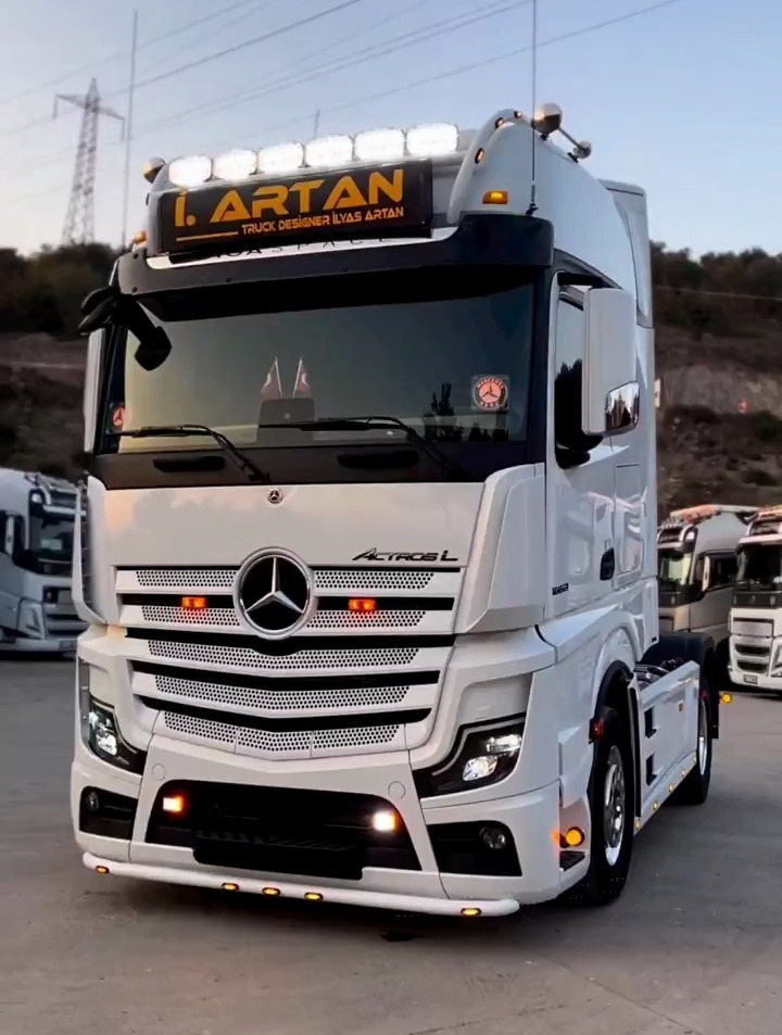 奔驰卡车,外国卡车奔驰,太帅了