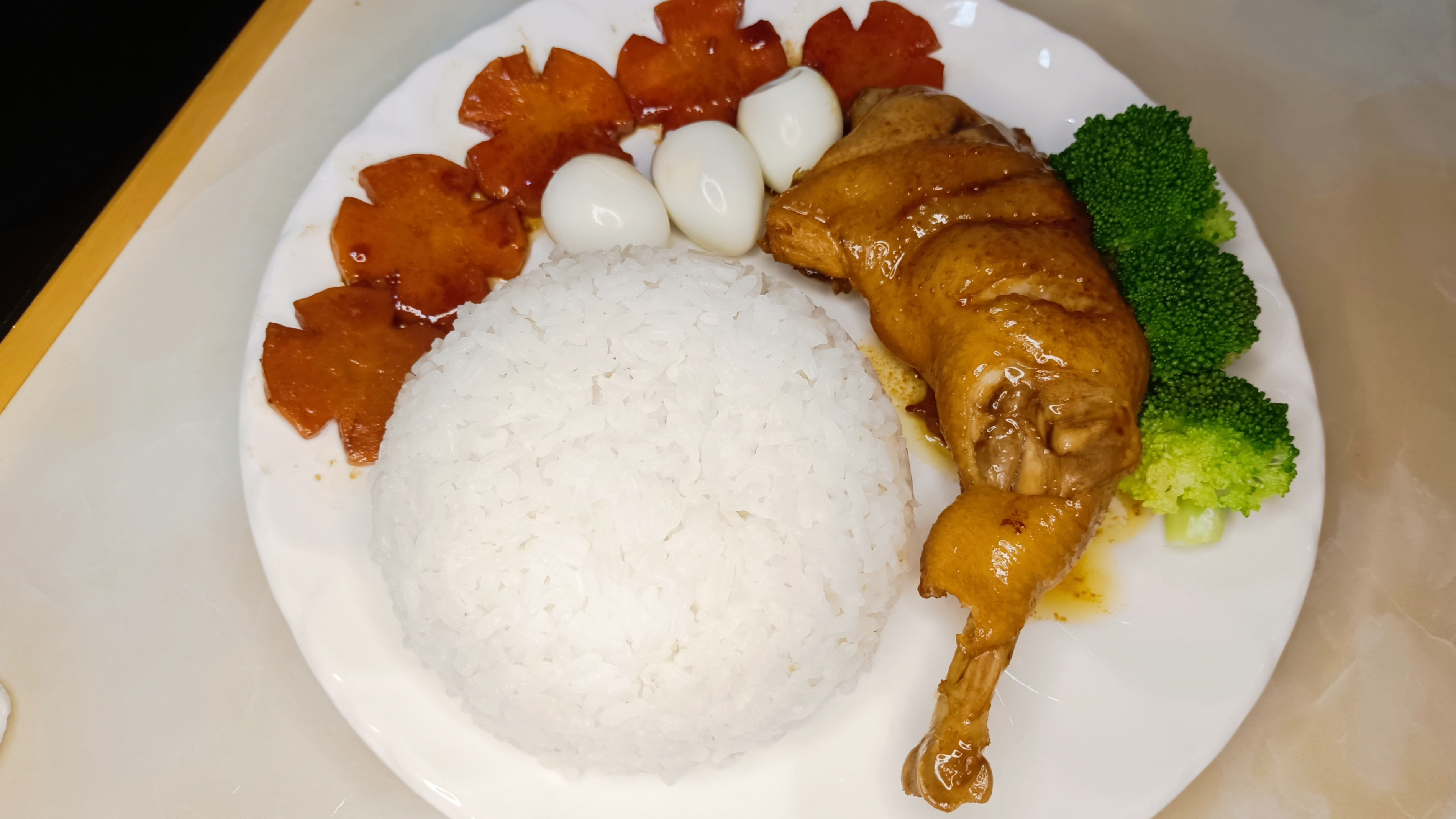 孩子想吃套餐饭,那还不简单,鸡腿饭安排起来