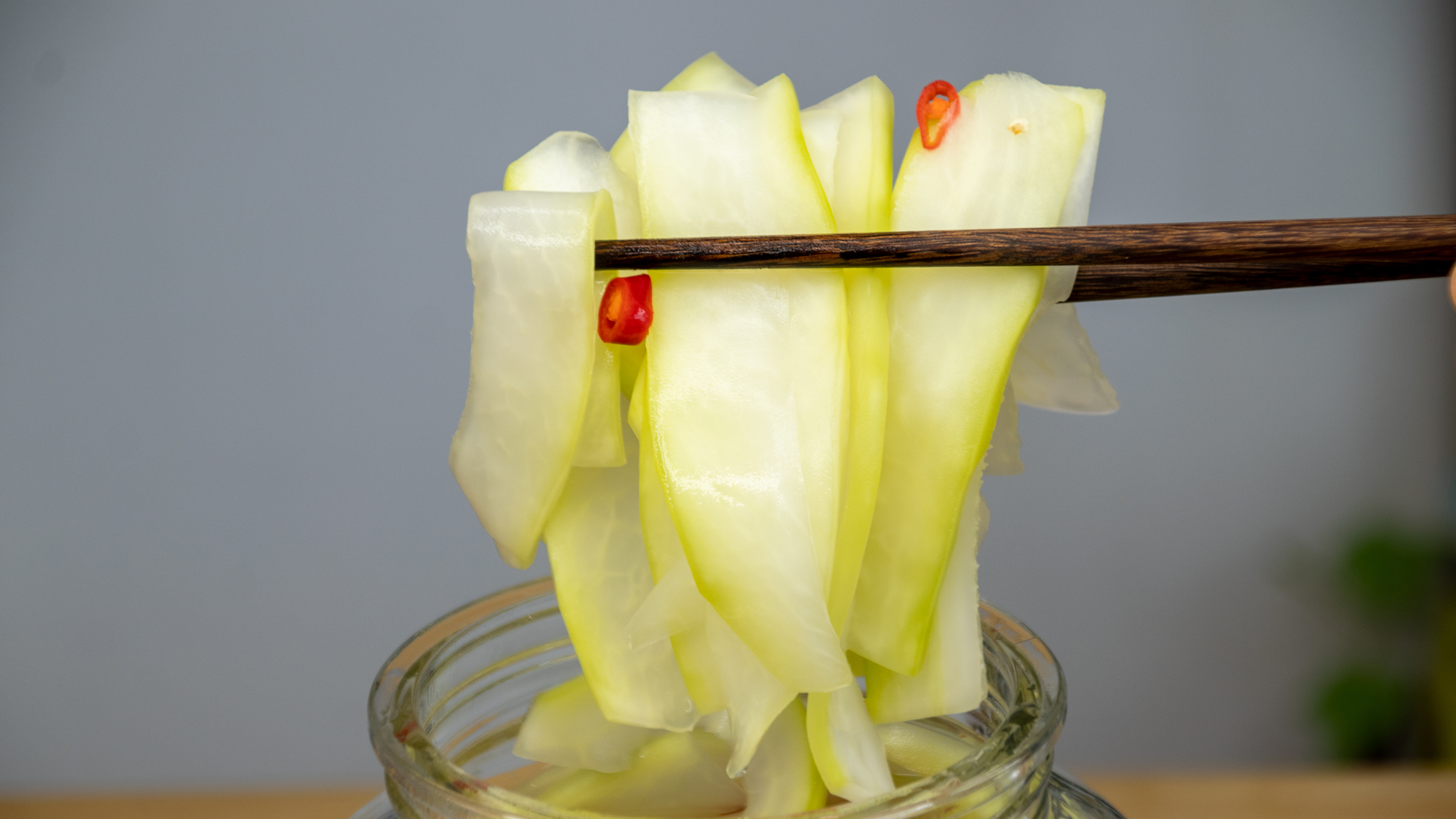 木瓜这样做没想到这么好吃，酸辣脆爽，开胃下饭，做法超简单