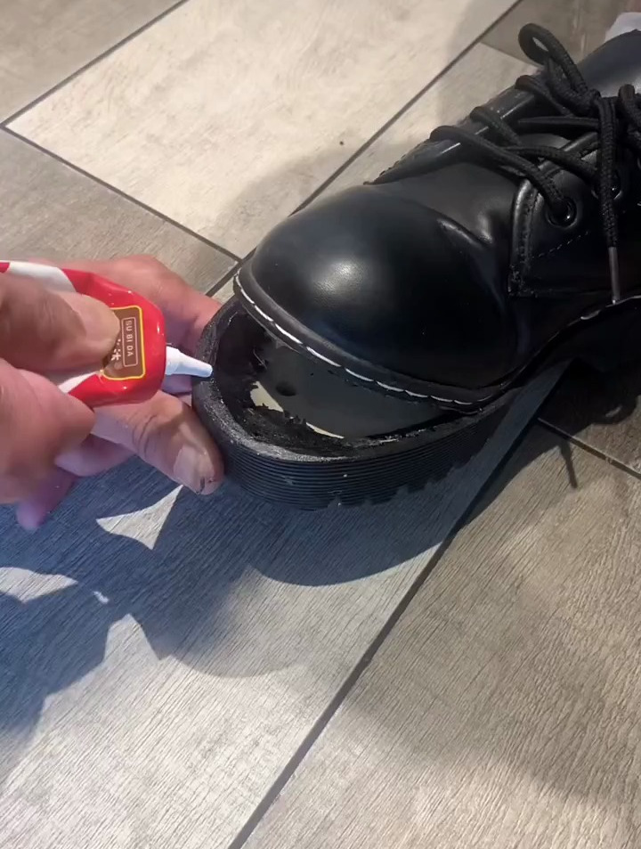鞋子开胶了怎么办?试试这款补鞋胶,适合多种鞋子 粘鞋胶