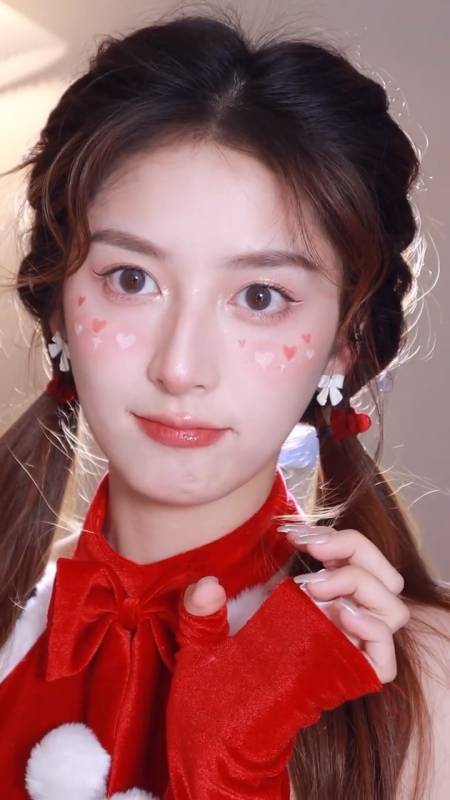 圣诞甜美爱心妆容|节日氛围感拉满圣诞红酒妆