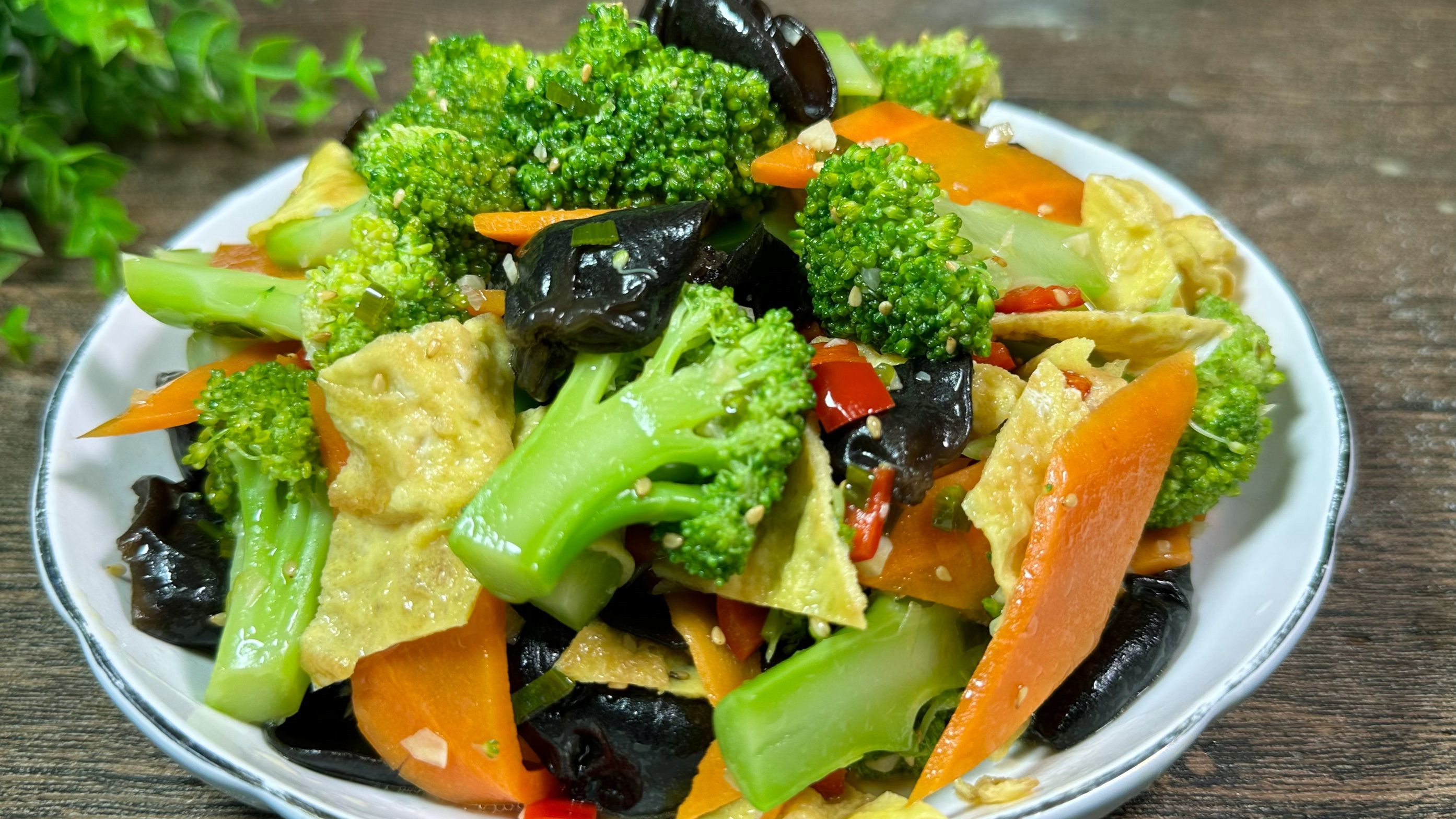 这才是西兰花最好吃做法,鲜嫩入味清脆爽口,营养不流失,超解馋