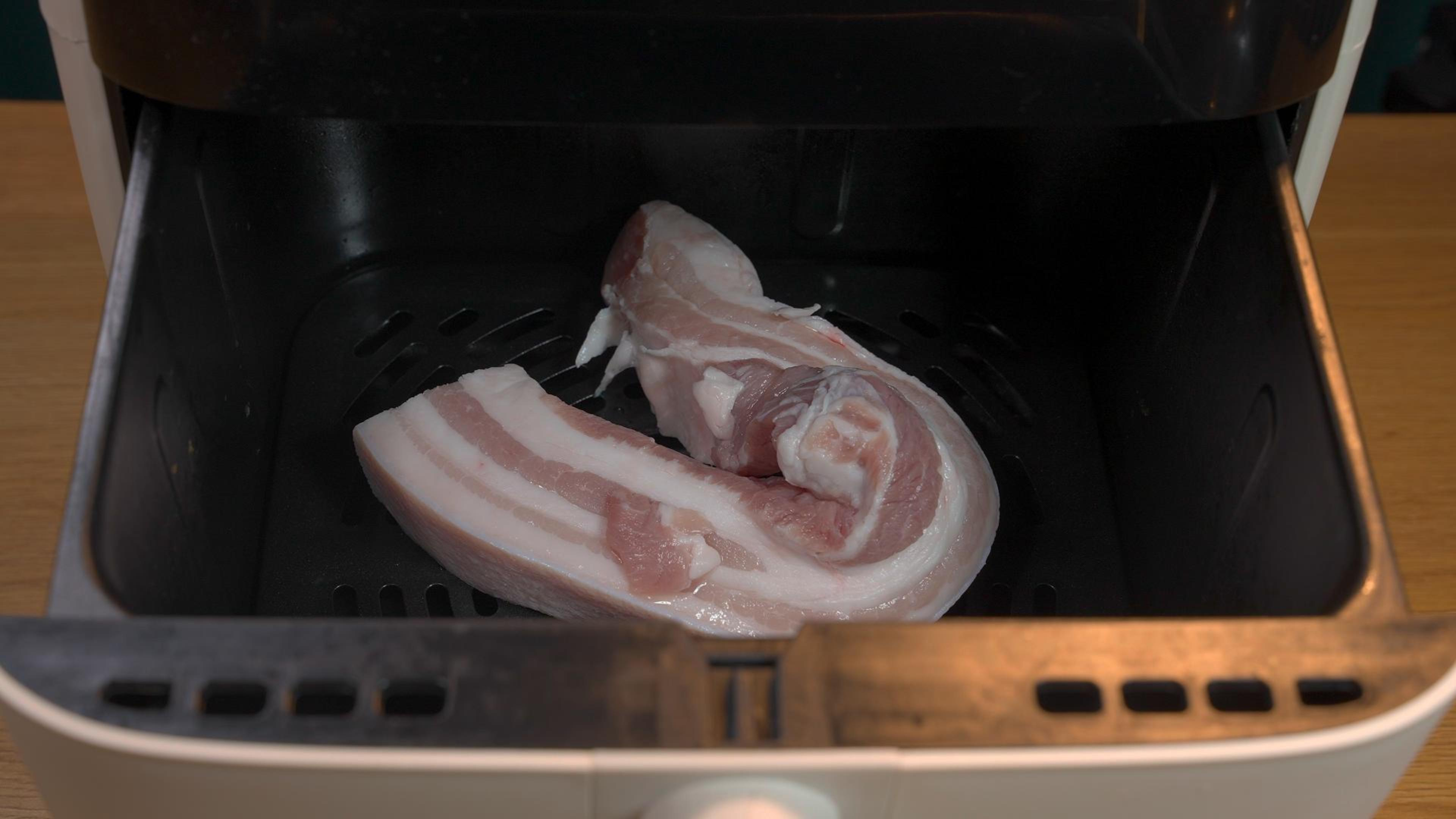 五花肉放进空气炸锅瞬间变成美食，比红烧肉好吃，一周吃9次不腻