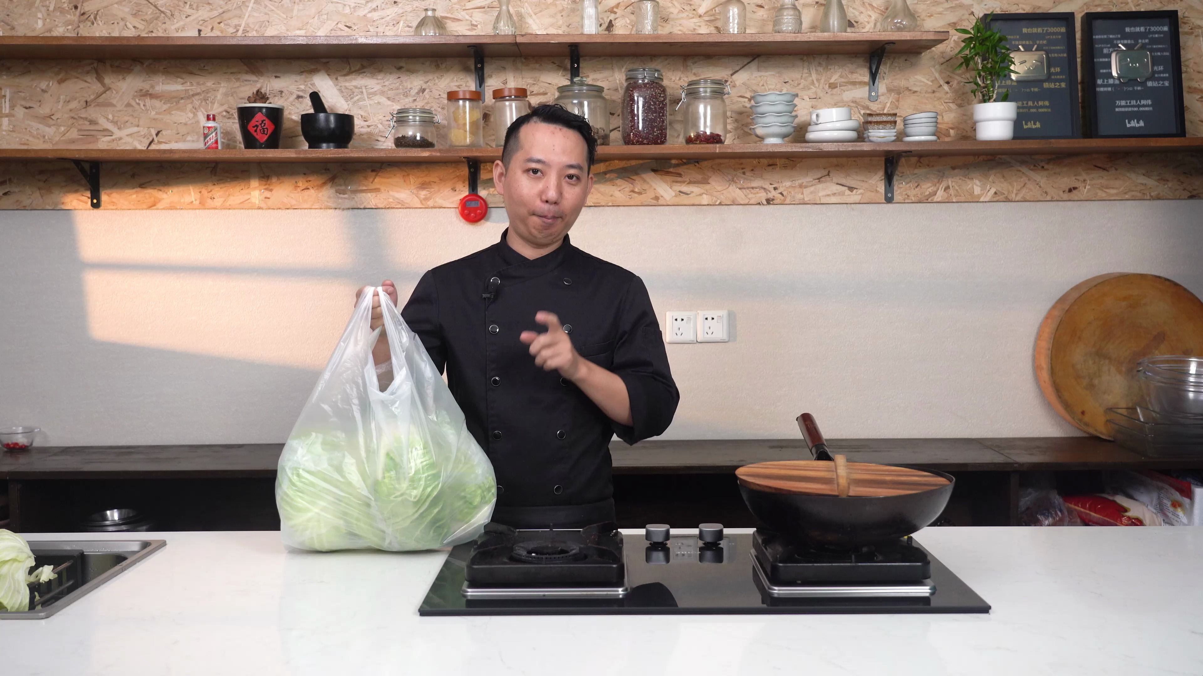 包菜的六种吃法，第一种包菜炒粉条，香滑入味，味道太好吃了