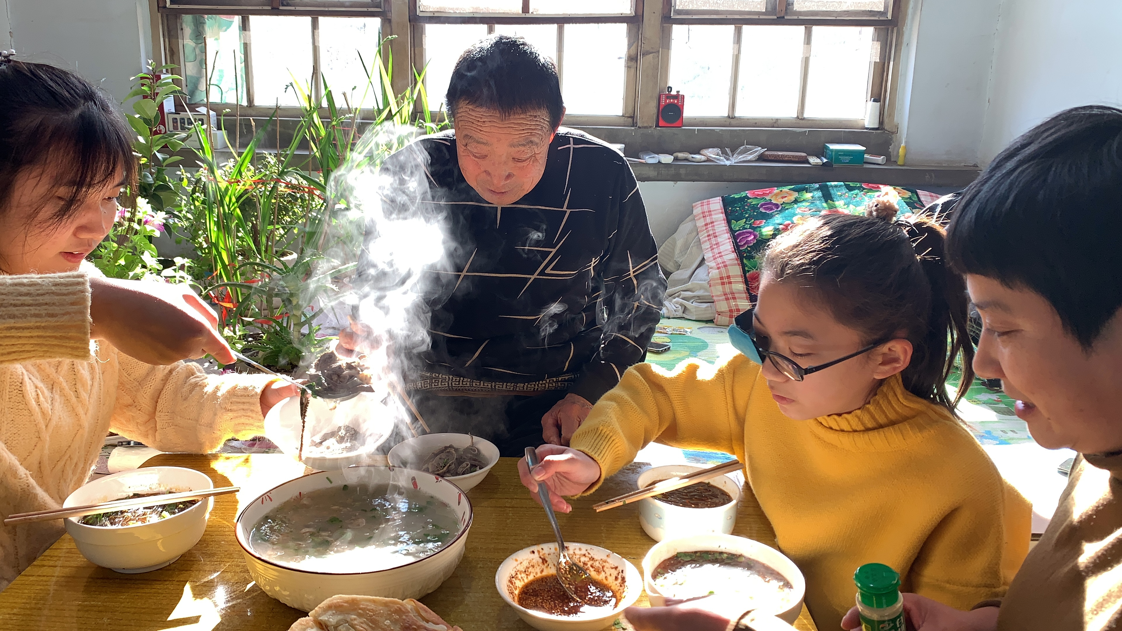 今天午饭不简单5口人做2样菜,都感觉自己的好吃,你喜欢哪种呢?