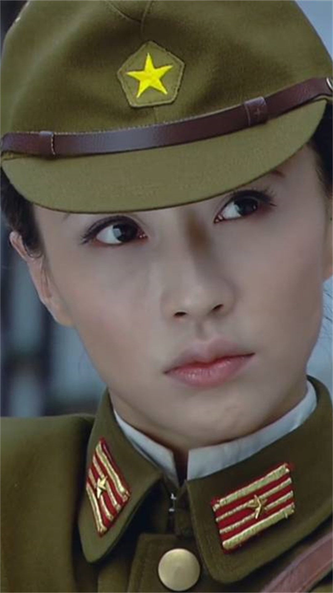 致命行动女大佐恼羞成怒要杀小伙幸好老爷子及时出现化险为夷第3集