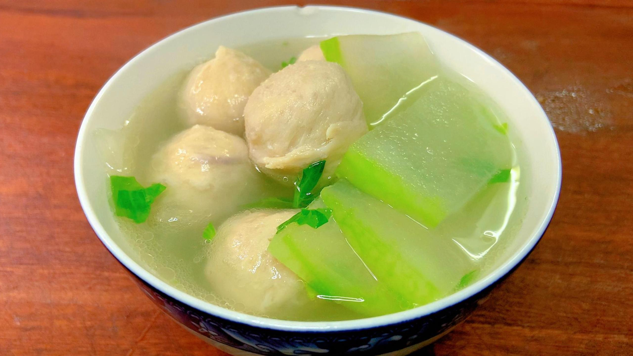 清明前后喝啥汤好?试试这道冬瓜丸子汤,丸子Q弹滑嫩,汤清味美