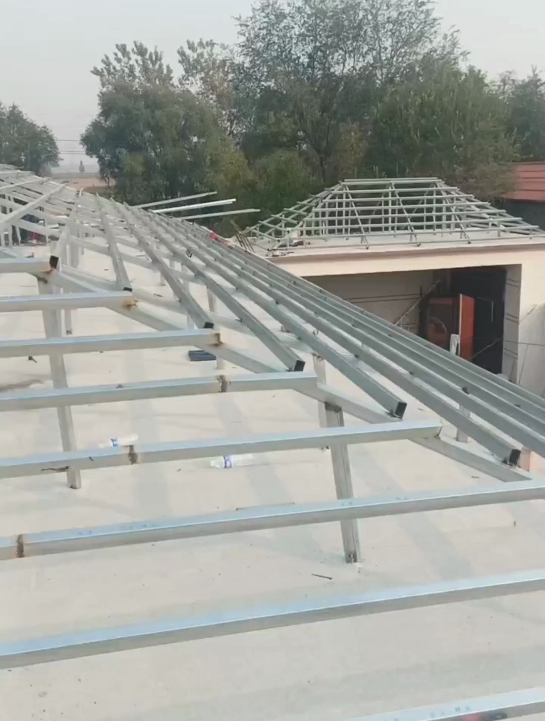 钢结构琉璃瓦斜顶,这样做可以不?