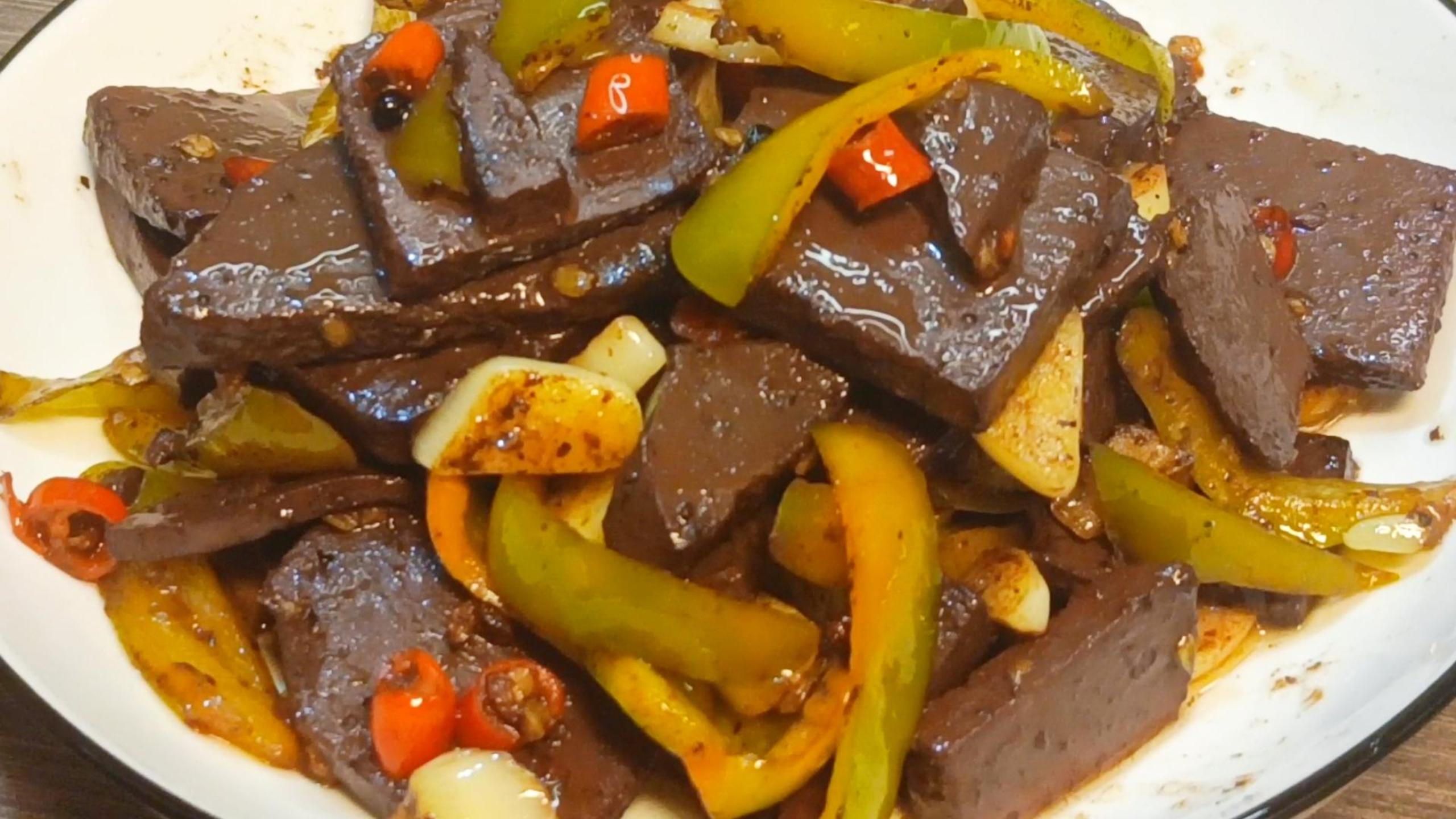 补血、补气、活血效果最好的一道菜,辣炒羊血!