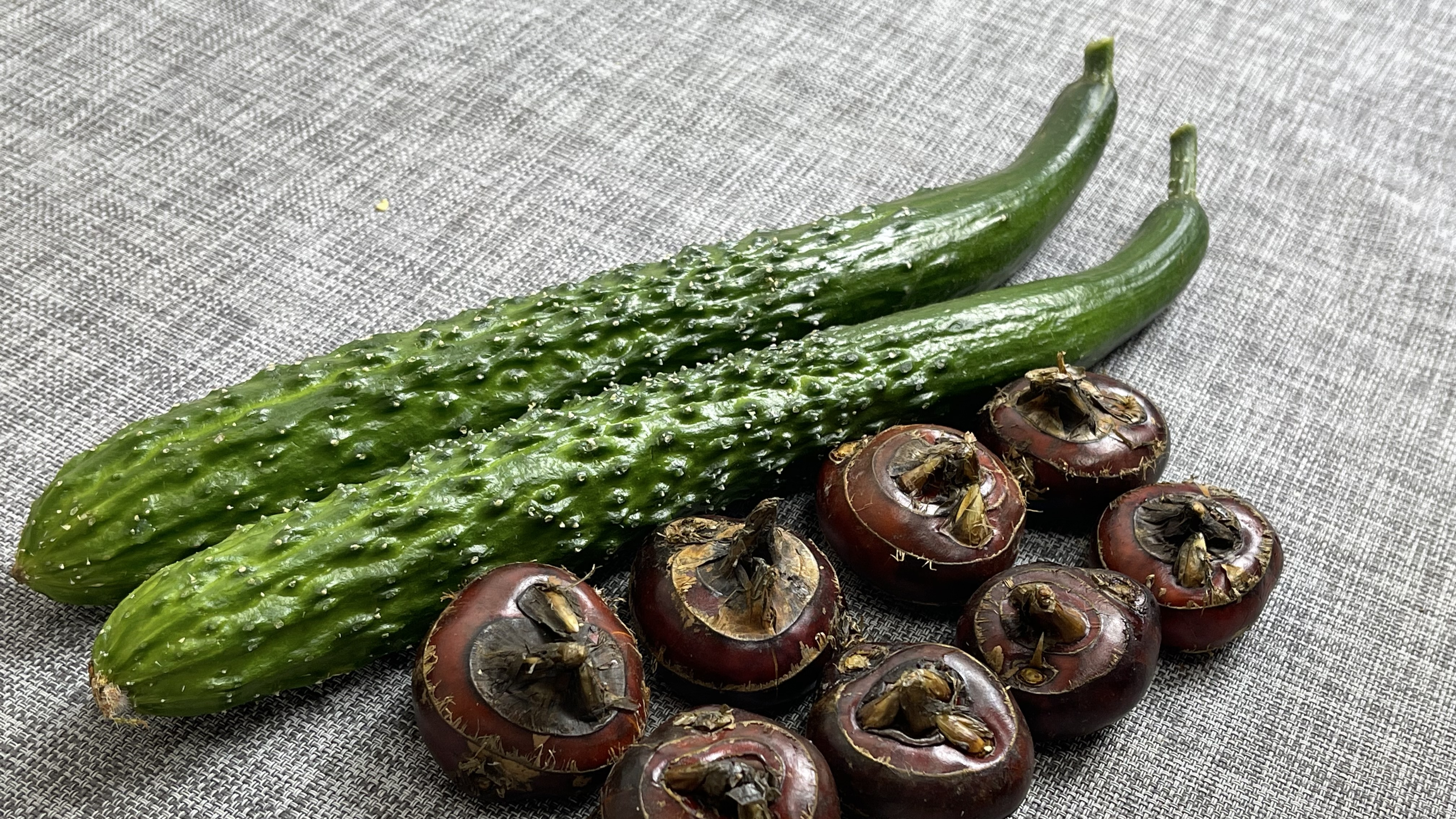 年夜饭:宁愿不吃肉,也要吃的黄瓜加马蹄,不炒不凉拌,比肉过瘾