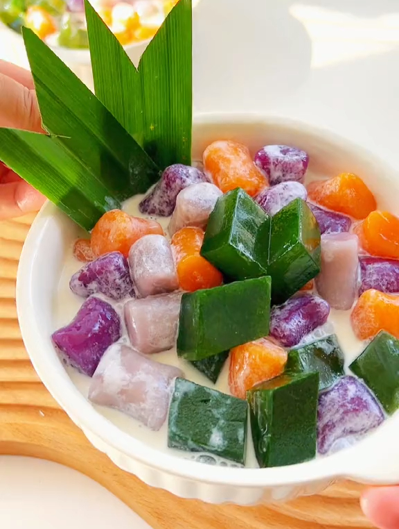 抓住夏天的尾巴,网红椰子斑斓冻在家轻松做啦!-度小视