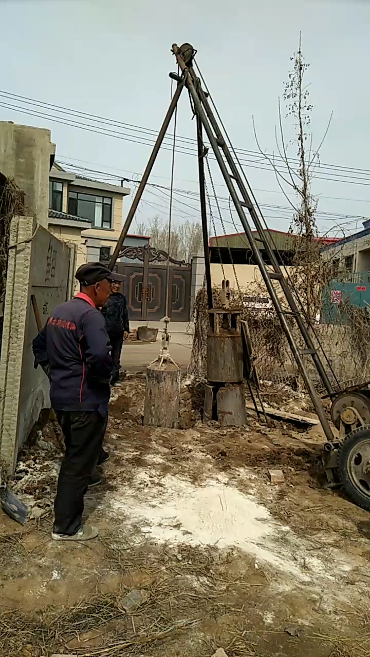 房屋打桩机成孔加夯实地基应用中