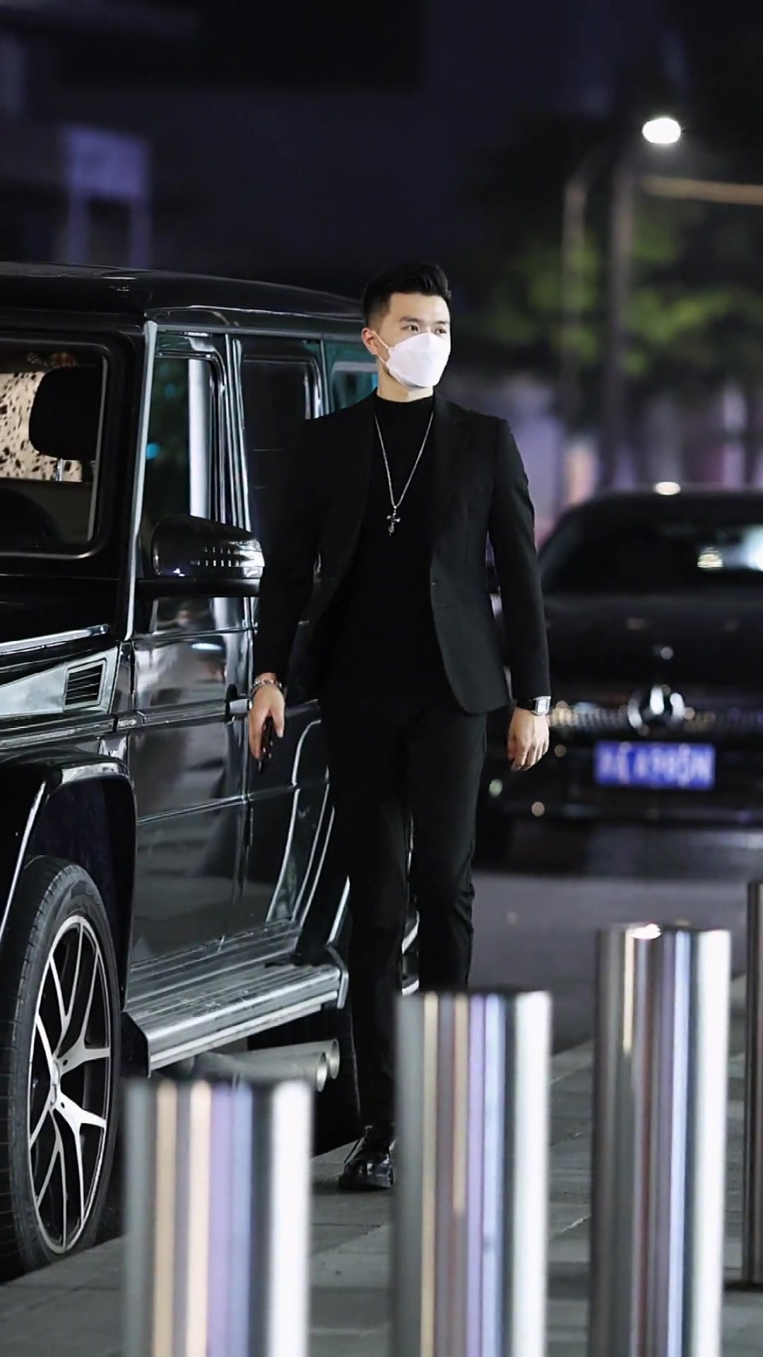 男生穿一身黑是真的帅简单干净显气质 男生穿搭 西装 西服套装-度小视