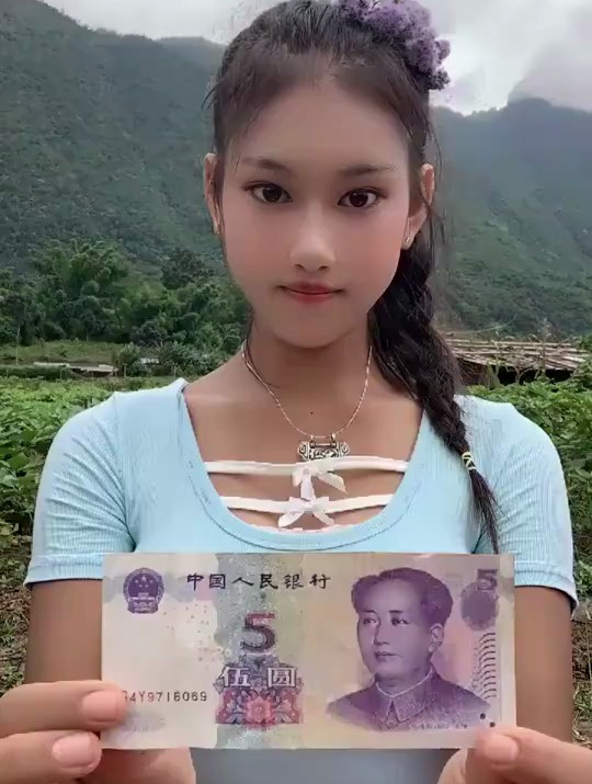 缅甸单身小姐姐告诉你,一辆摩托车就是最靓的仔-度小视