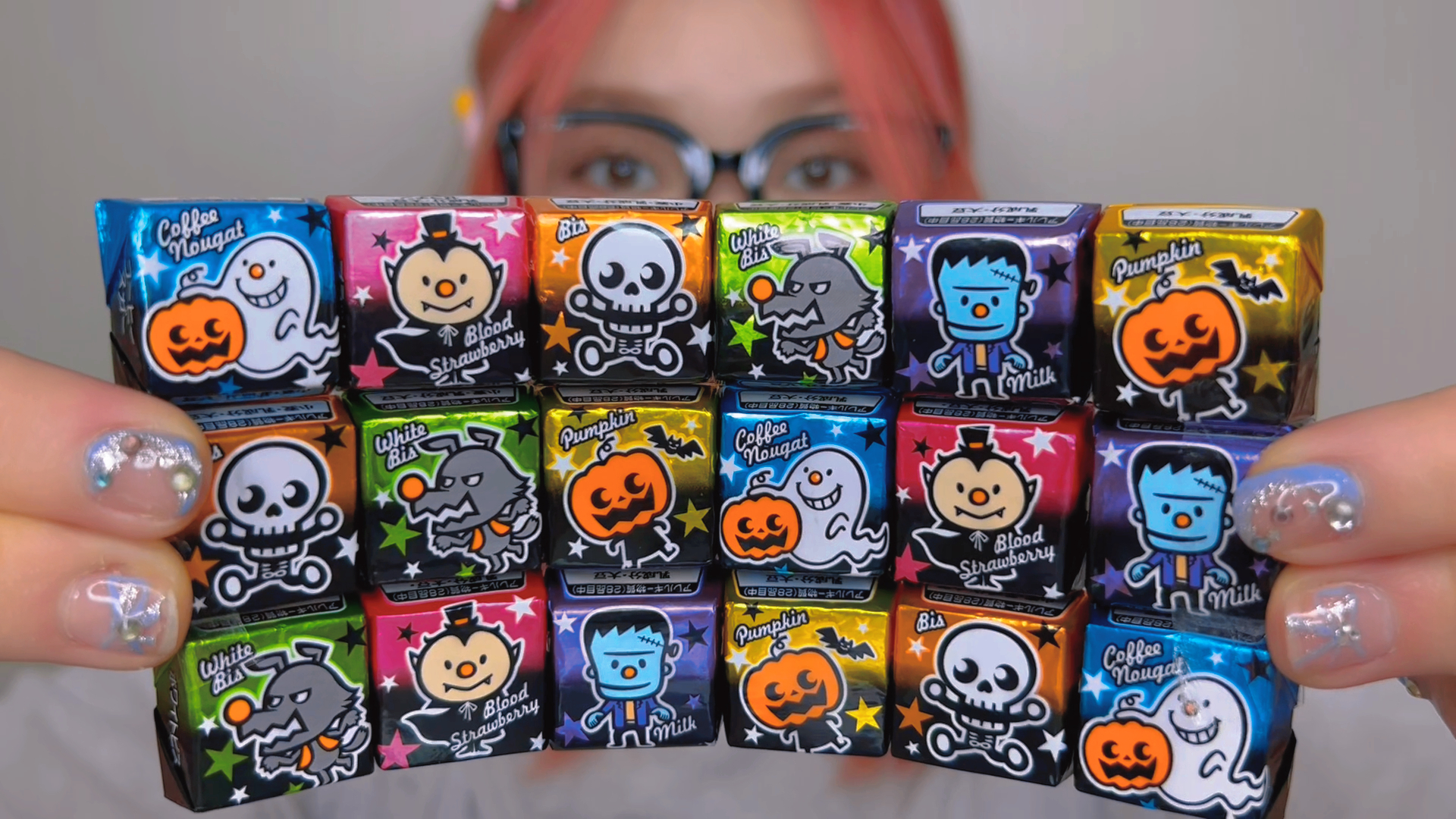 卡通小怪兽方块巧克力，每一个夹心都不一样哦