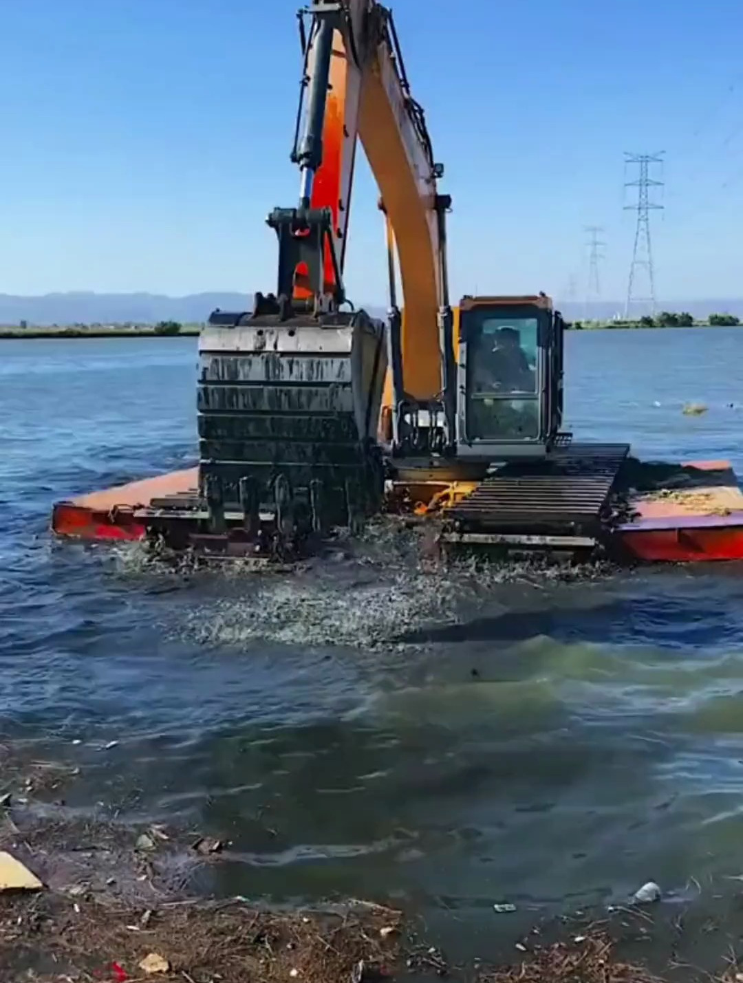 挖掘机海上作业,挖掘机工作视频 挖机视频