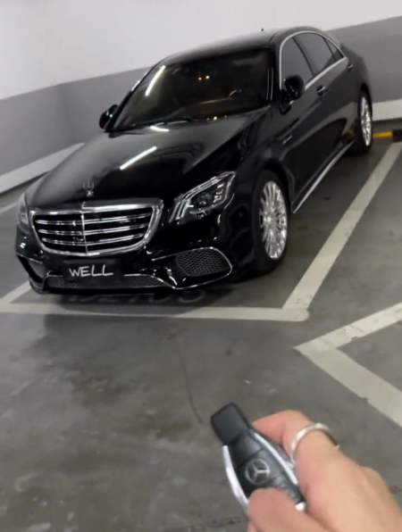 比奔驰s级别最廉价的车型s300l的价格足足高出230余万