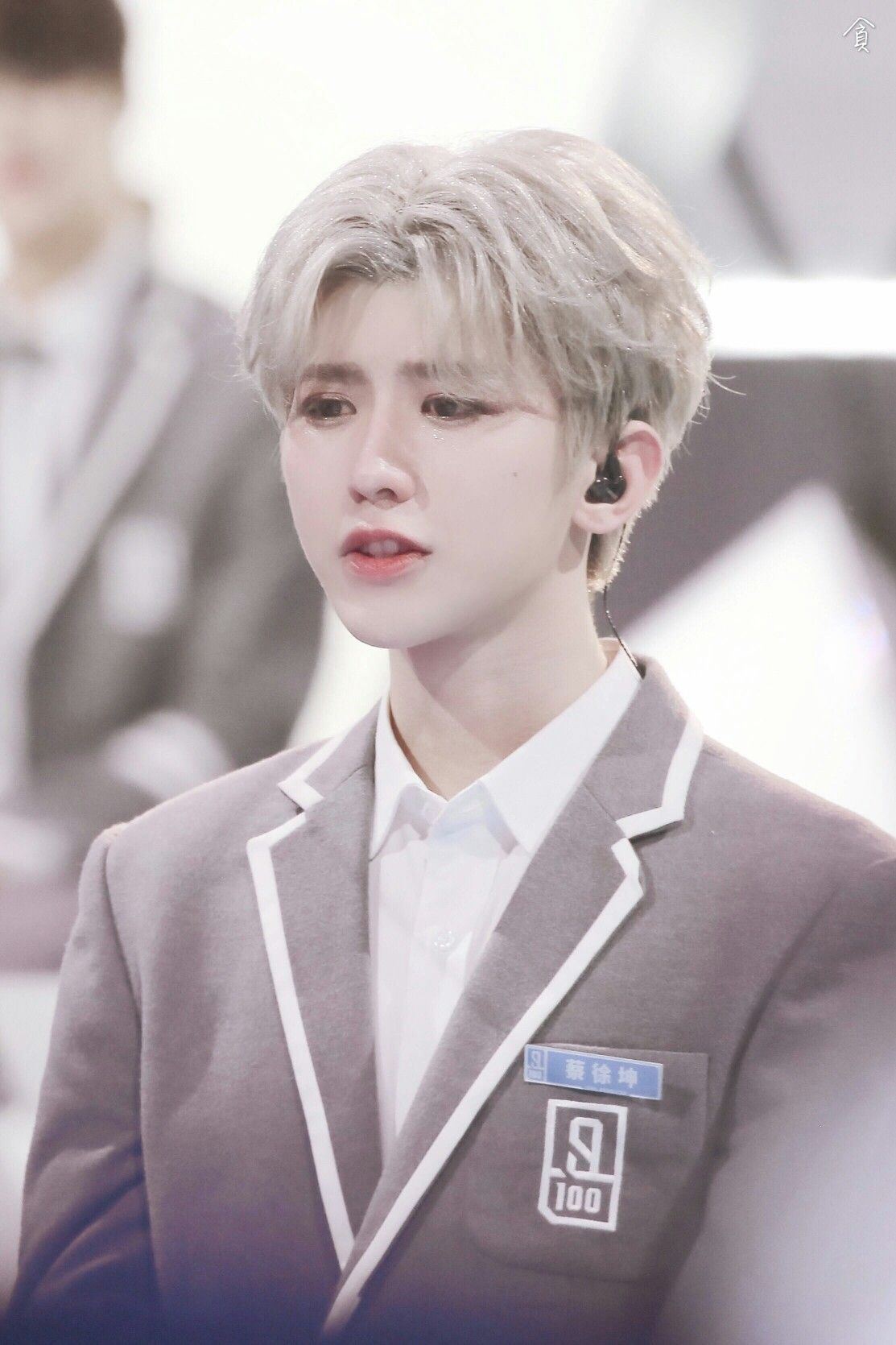 蔡徐坤遭恶意攻击亲密照片不是他的