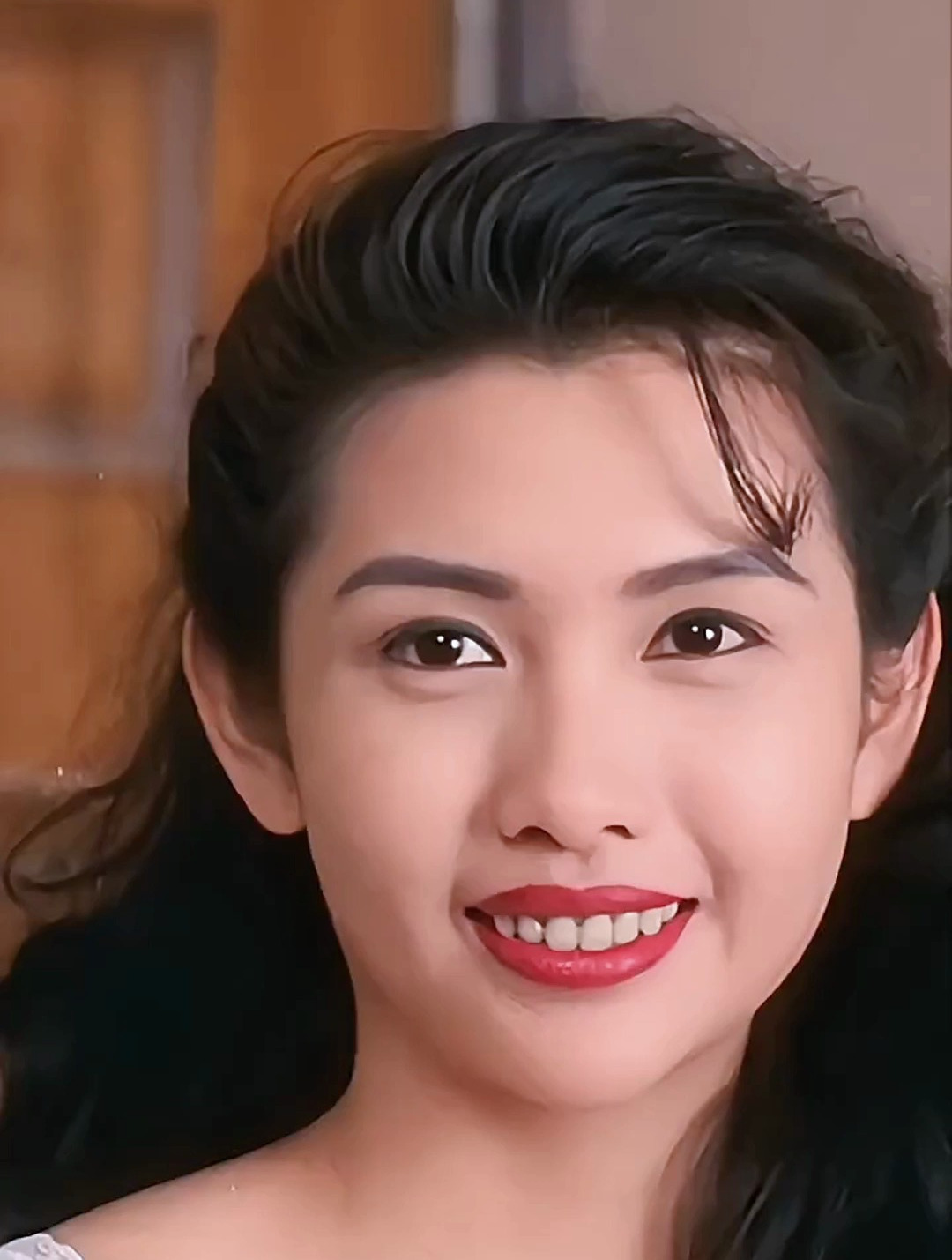 邱淑贞香港电影中的性感女神,既天真可爱,又女人味十足