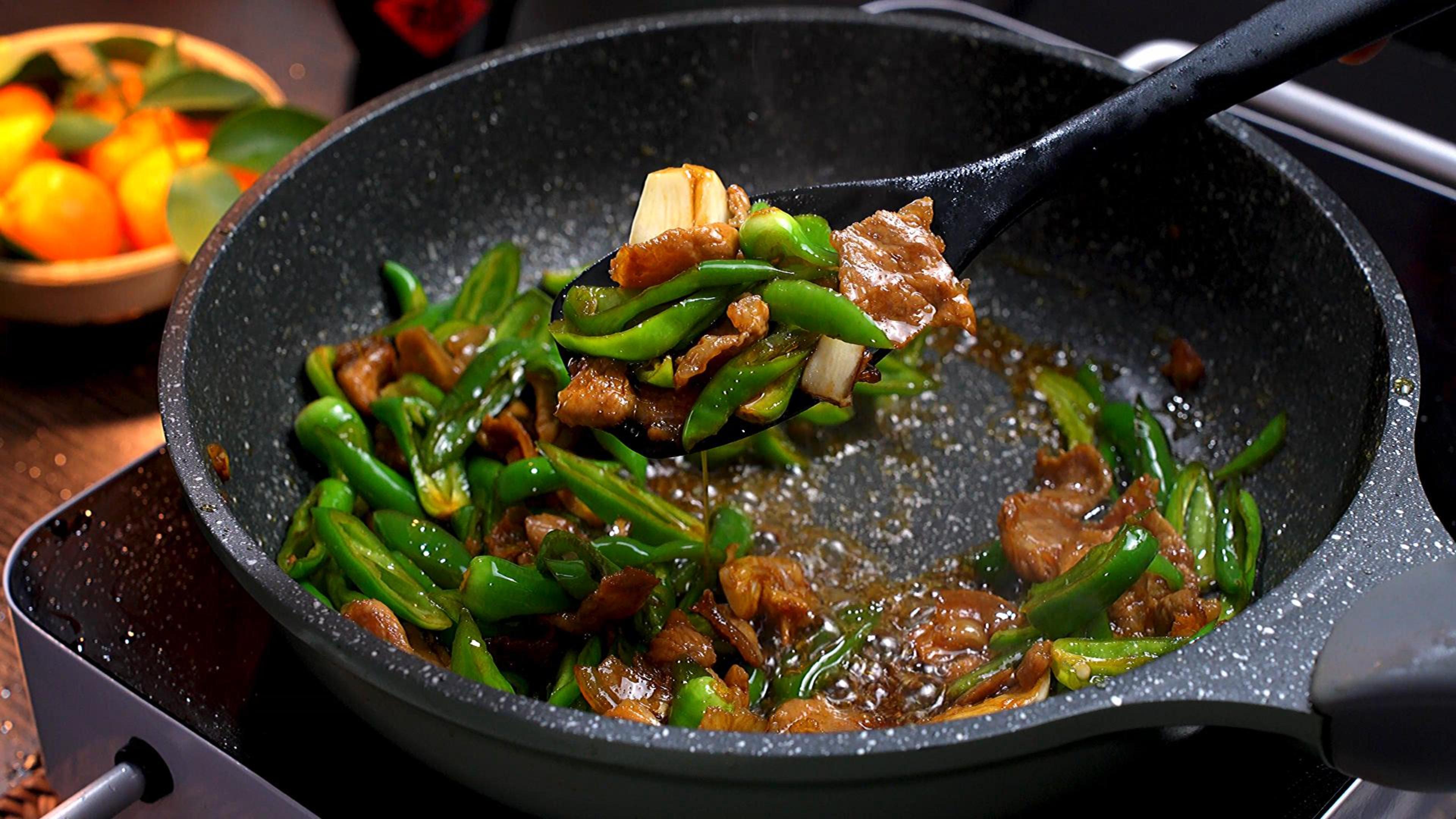 肉片炒尖椒,简单的家常做法,鲜辣开胃,超下饭