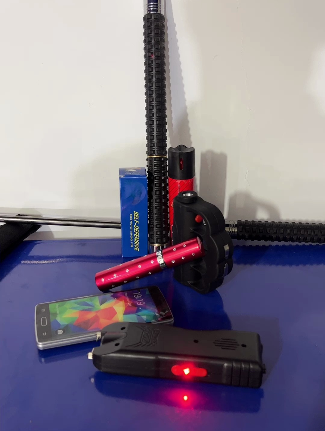 高压电击防身器,防身加照明两用,有备无患