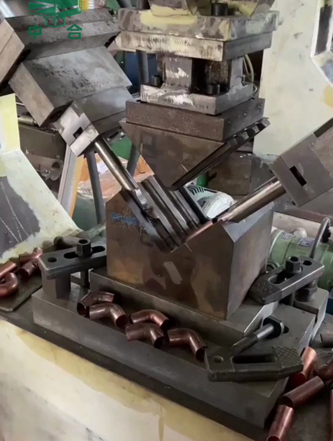 铜管冷挤压成型设备_200吨液压机厂家-度小视