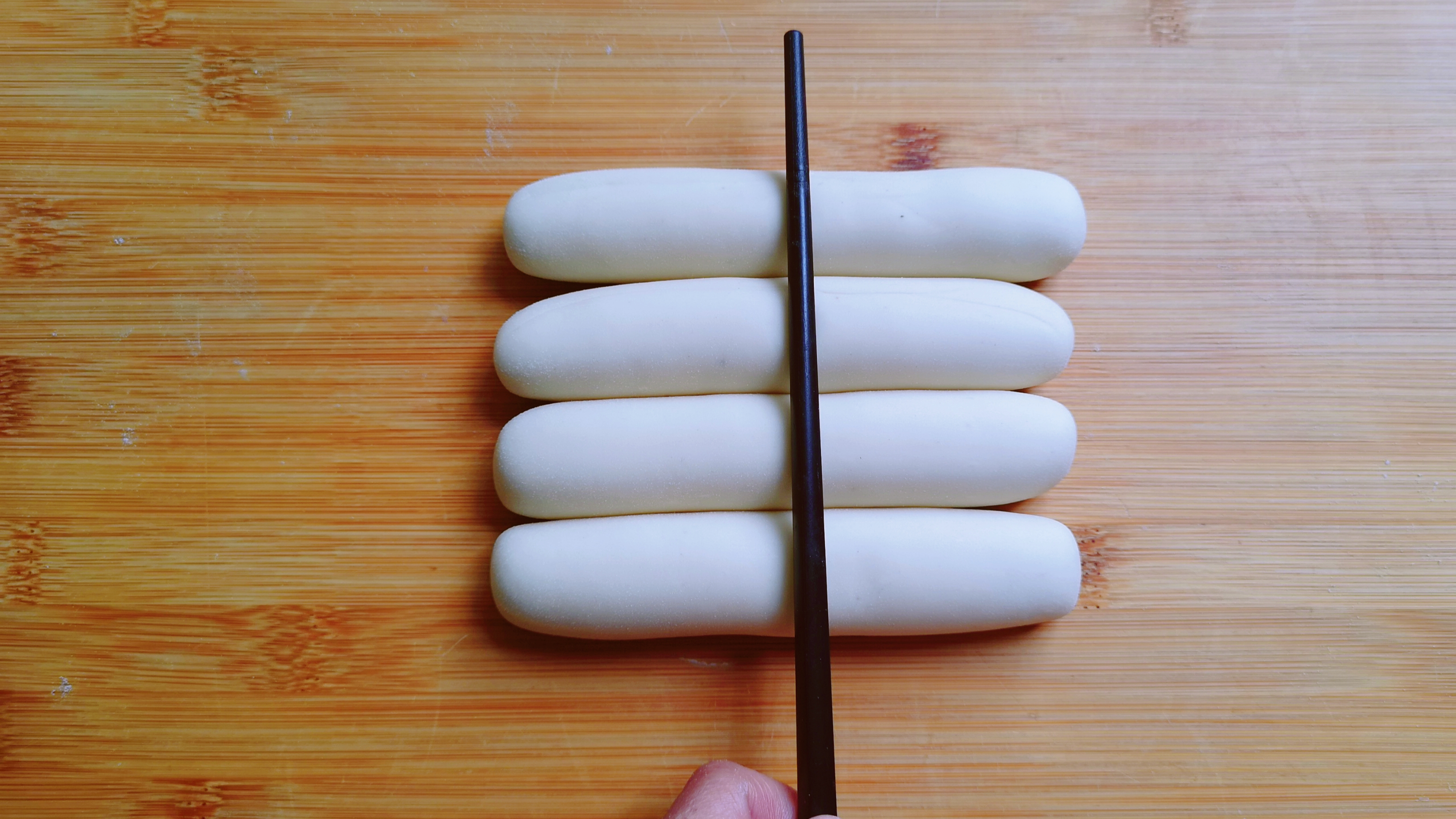创意面食做法，筷子一压一夹，又是全新的花样