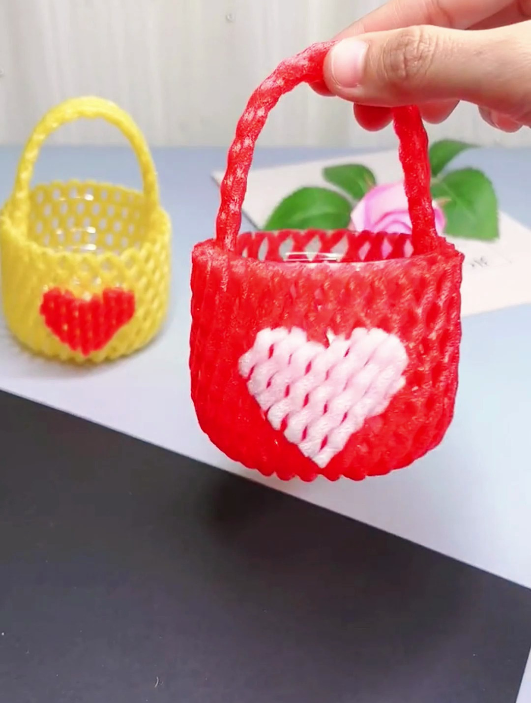 吃完的水果网不要扔简单几步制作漂亮的小花篮