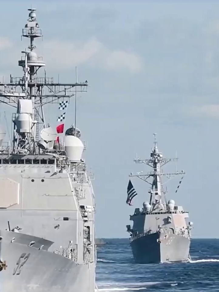 荷兰军舰穿越台湾海峡