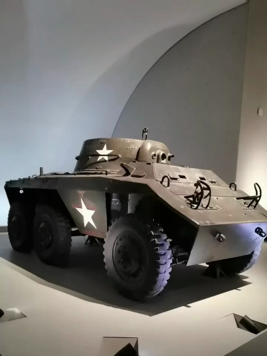 美国造m8猎犬轮式装甲车军事科普