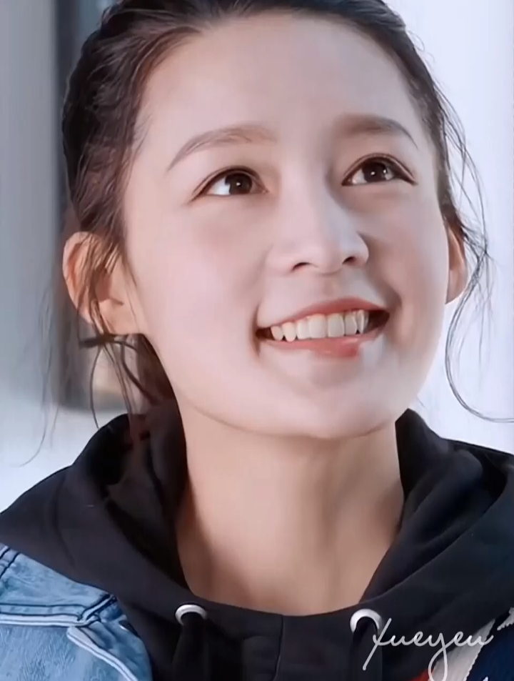 李沁,女神的微笑也太治愈了吧,让人心动!