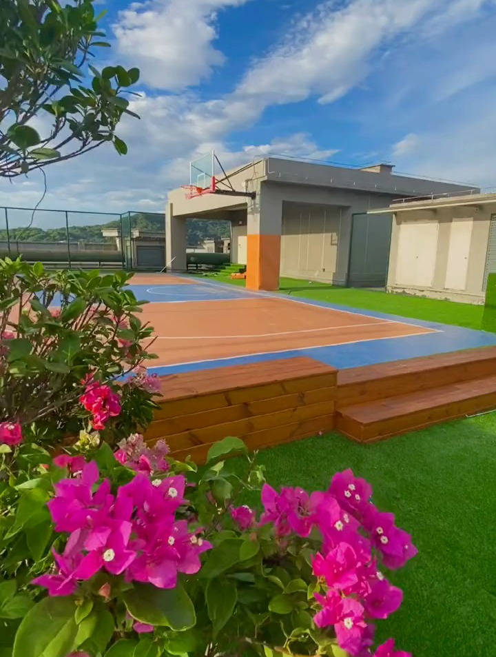 来看看福州合一教育的运动场~屋顶花园篮球场