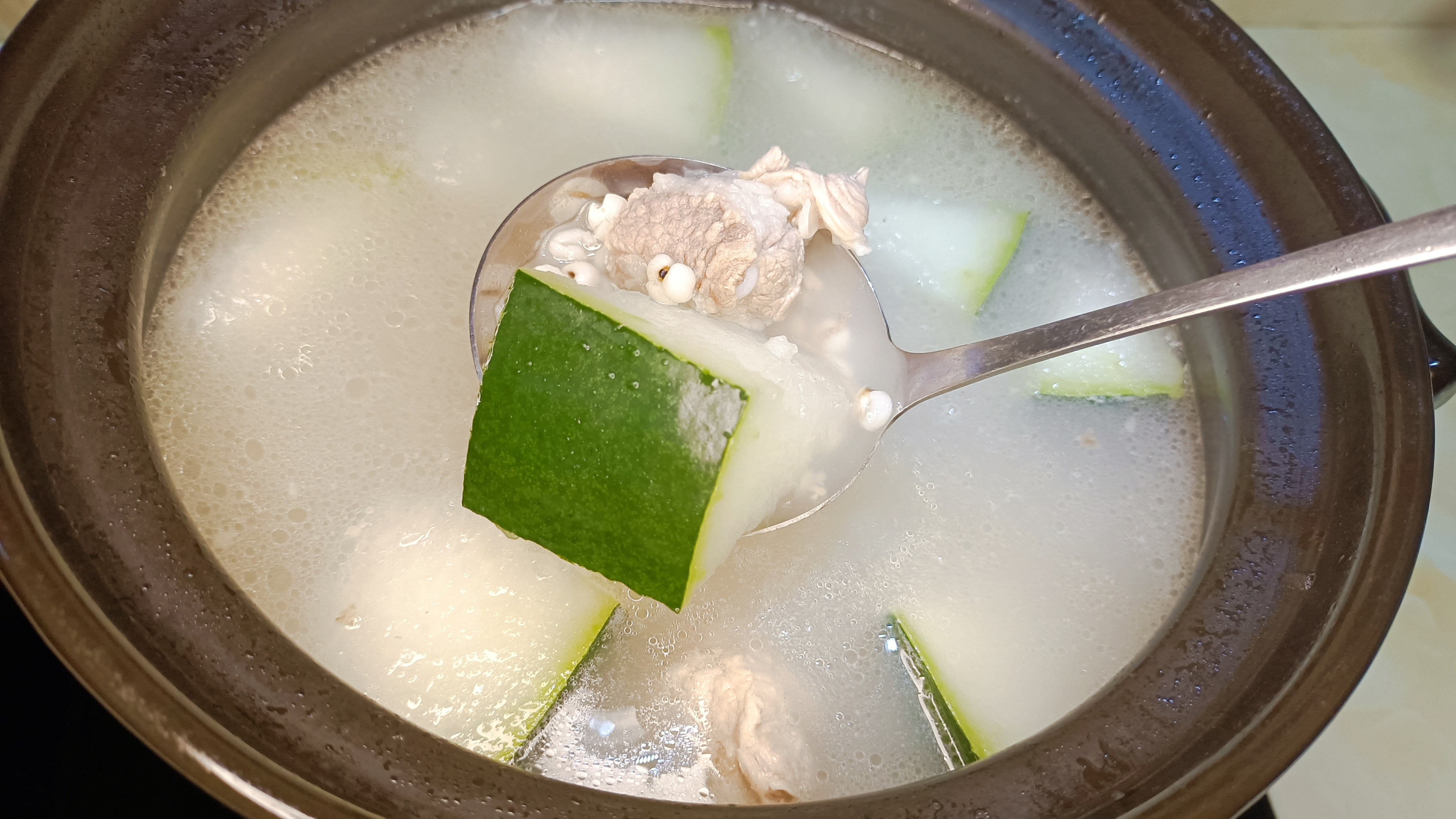 三伏天一定要多煮这道薏米冬瓜汤给家人喝,清热解暑祛湿