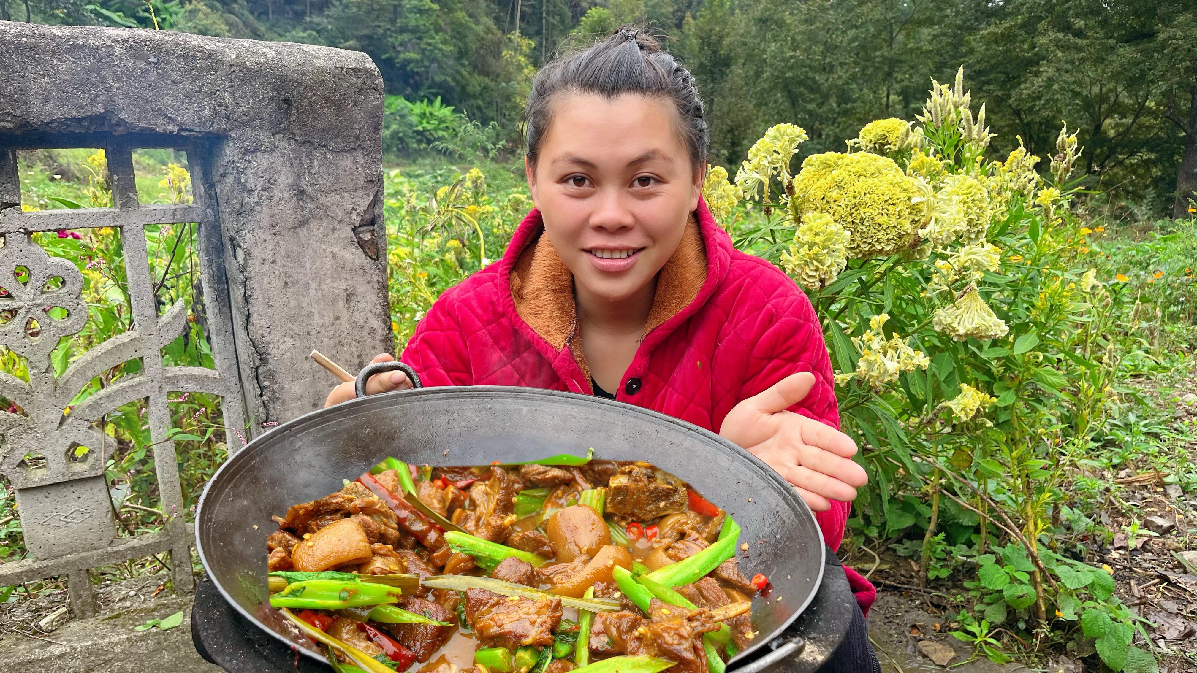 山里天气特别冷，欧妹今天做了一大锅香辣羊肉吃过瘾