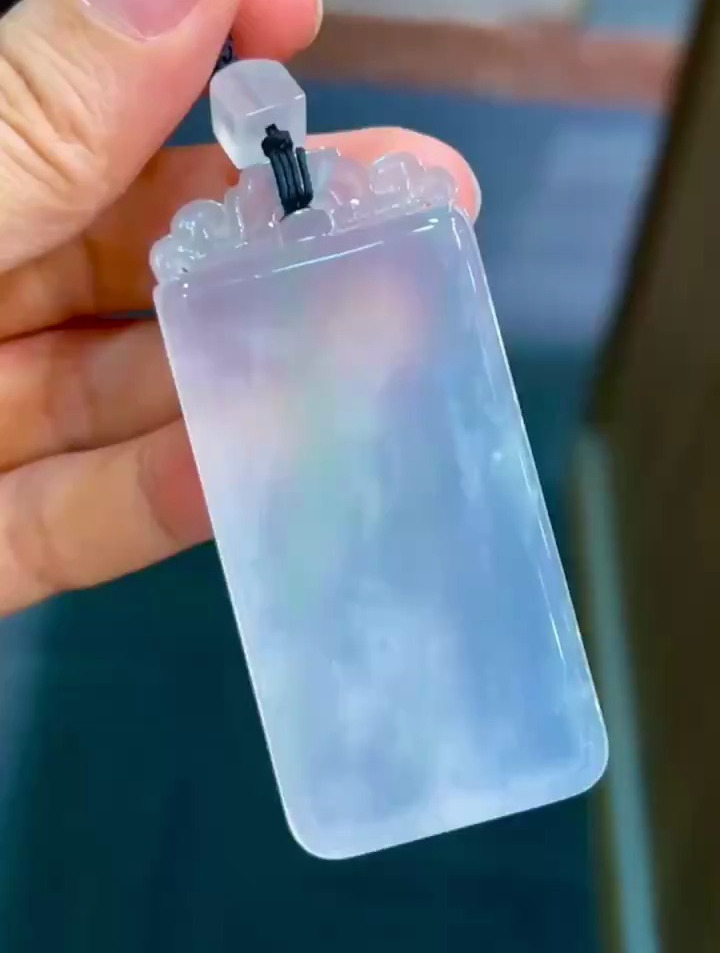 翡翠无事牌种老色美质地纯净无杂质水润光泽温润淡雅