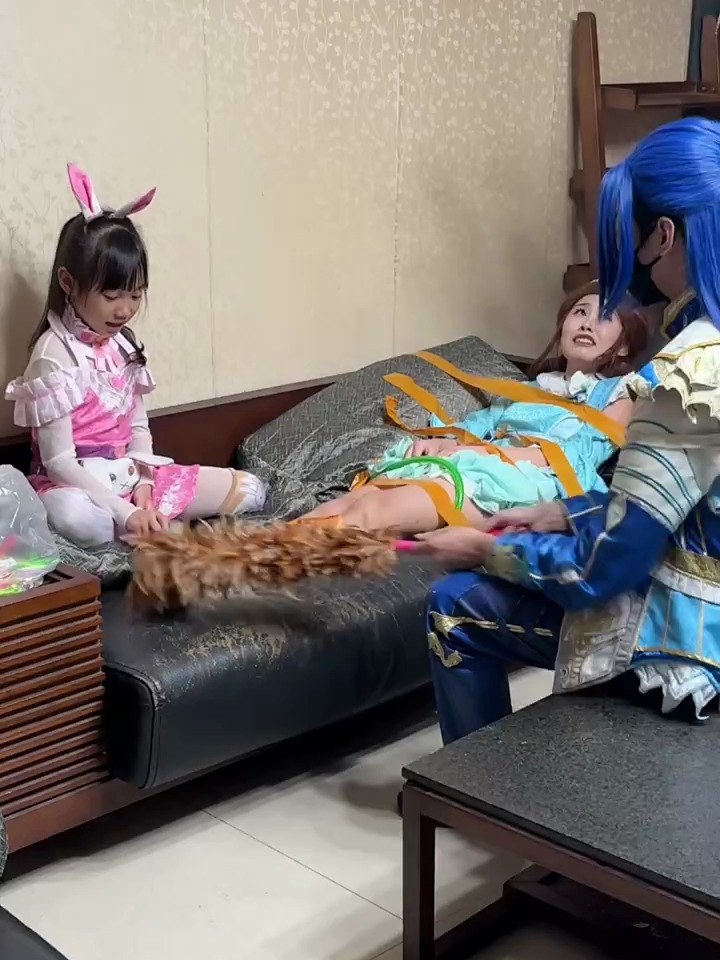 荣荣又被挠脚心了,实在太搞笑了