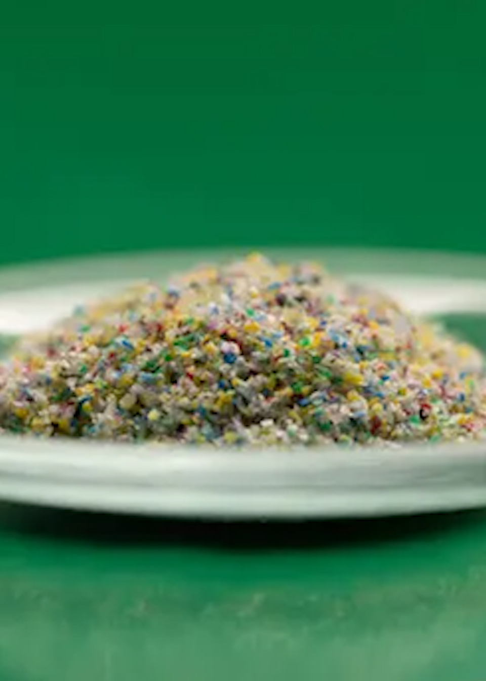 科学家首次在人体血液当中发现微塑料颗粒可输送到全身