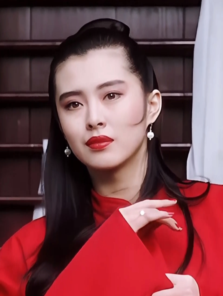 王祖贤,一袭红裙美艳动人,最主要的是演技还这么好!