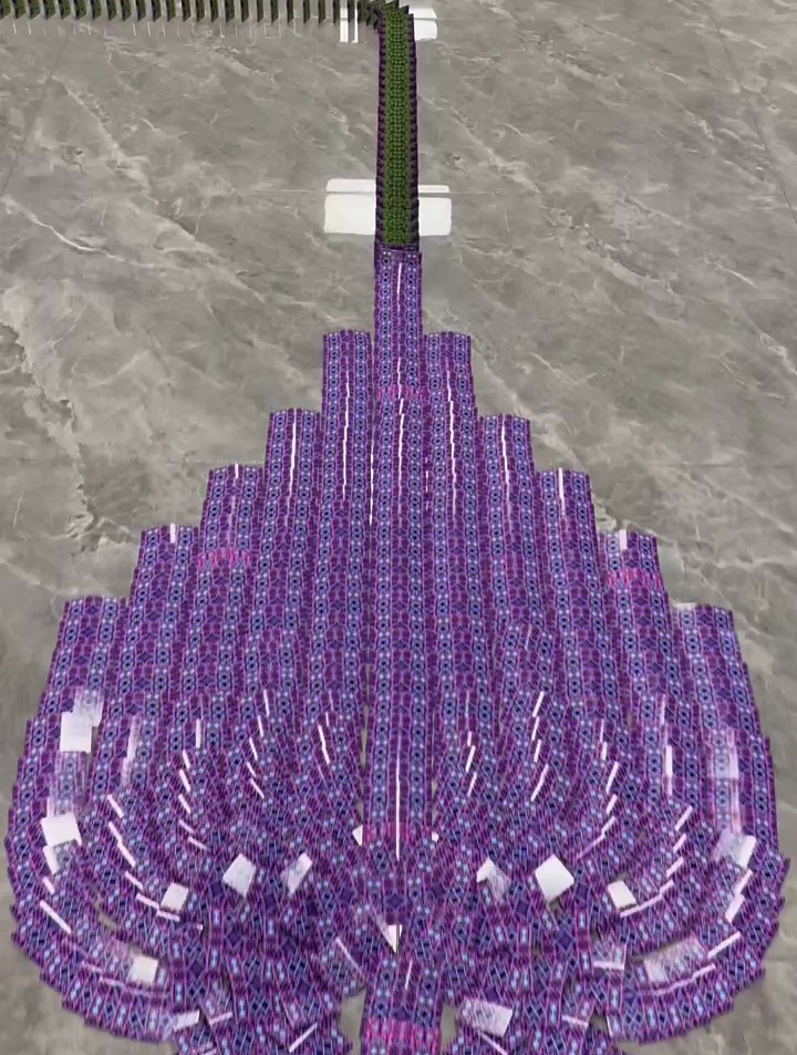 10888张多米诺纸牌搭建而成,你们喜欢吗!