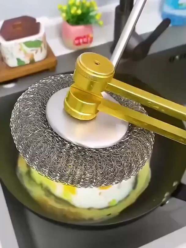 女人们一定要爱惜自己的双手,洗碗刷锅一定要用这种长柄锅刷!