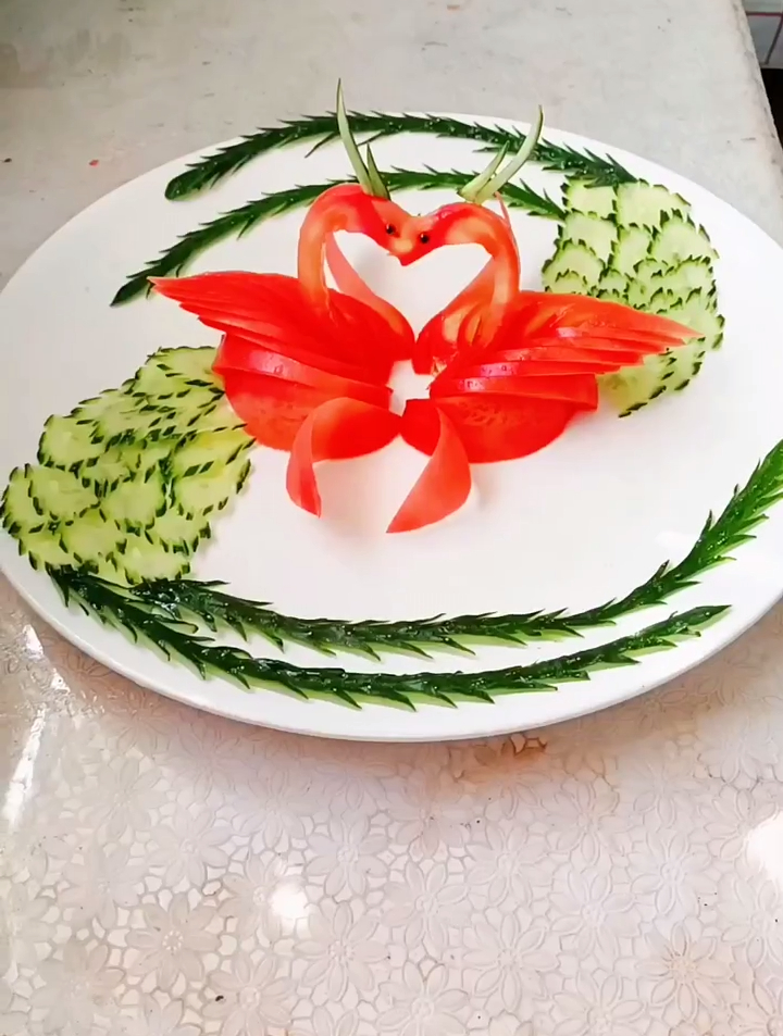 西红柿,黄瓜这样摆盘,你学会了吗?