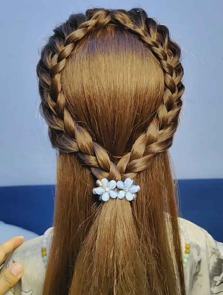 最美背影,每天教你各种编发盘发手法