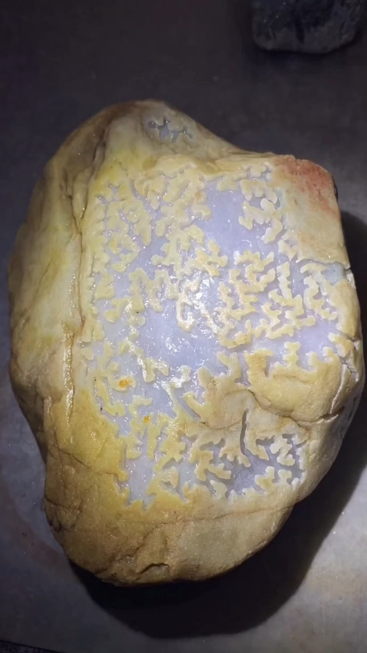 会卡水翻沙的翡翠原石分享!